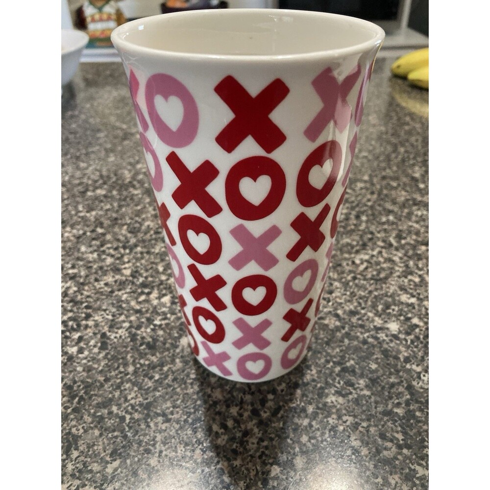 Holiday Home Ceramic Cup Hugs & Kisses XO Excellent Condition Love Hot or Cold